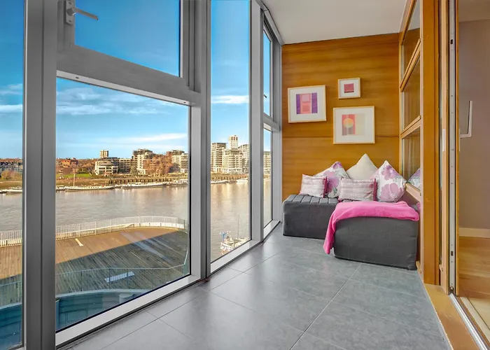 Cozy 1-Bed Flat With Gym Access & Charming Vibe