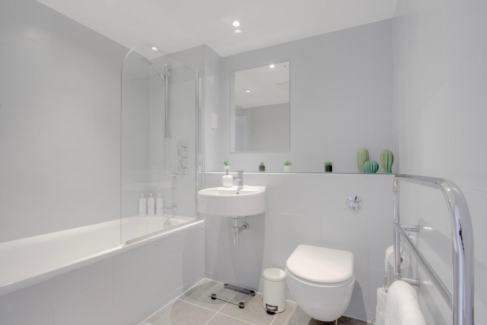 Cozy 1-bed Flat With Gym Access & Charming Vibe Londra